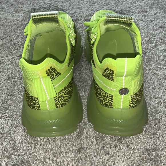 Steve Madden lime green crossbody and shoes - Picture 3 of 9